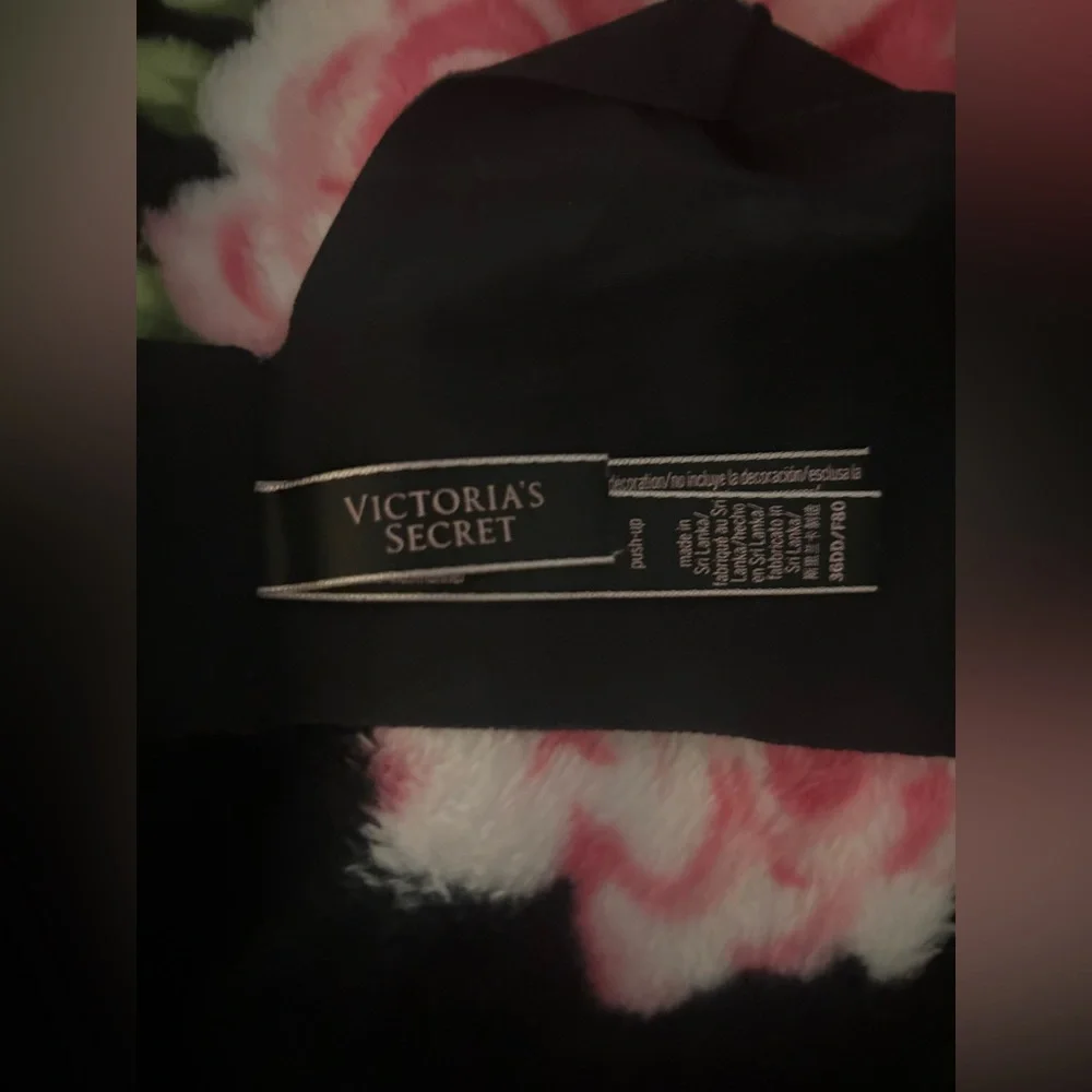 Victoria's Secret Bombshell Push-up Bra 36DD Black w/Crystal Rhinestone - Picture 5 of 7